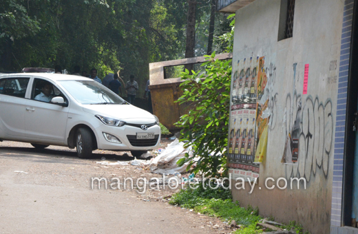 Garbage infront of BJP Office Mangalore